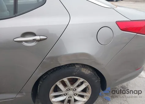 2013 Kia Optima Lx z USA, uszkodzony, nr VIN 5XXGM4A71DG197187